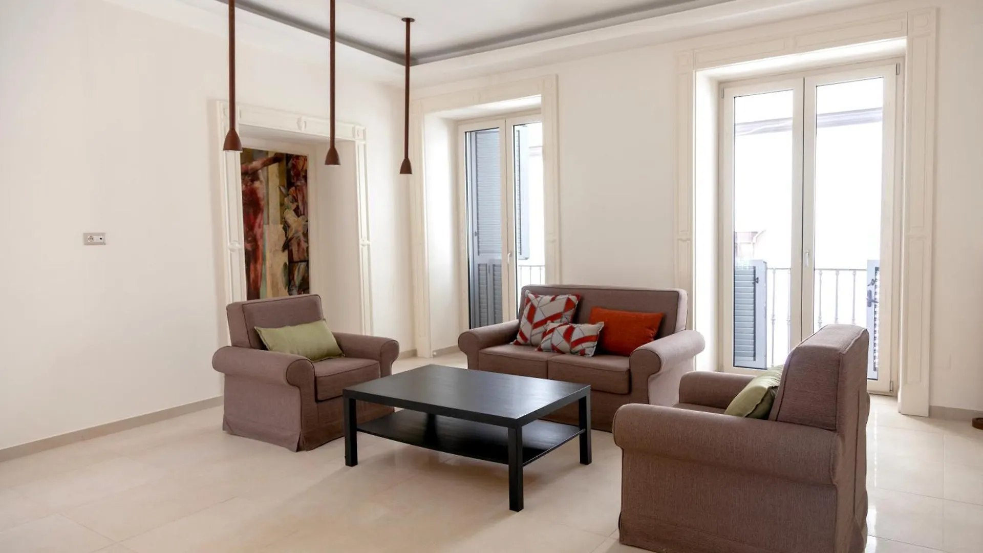 Opera 5 Hotel Naples Italy