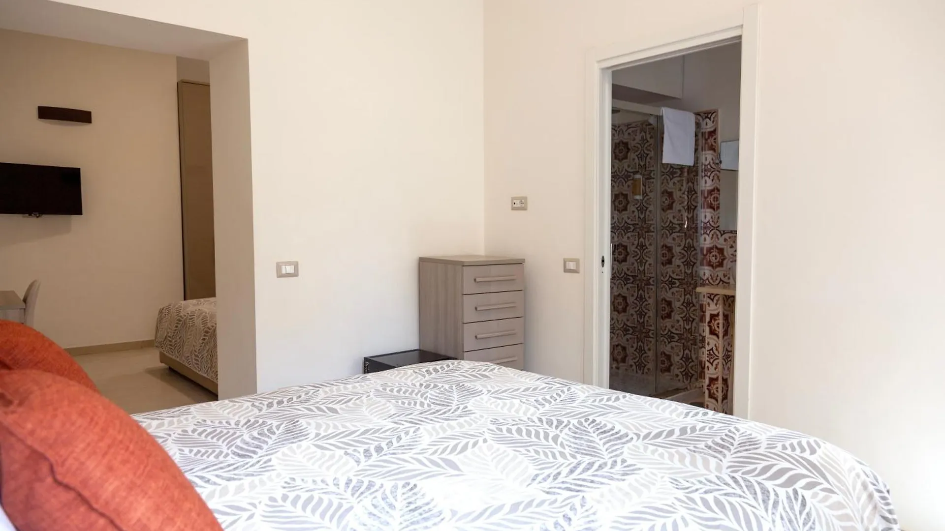 Opera 5 Hotel Naples