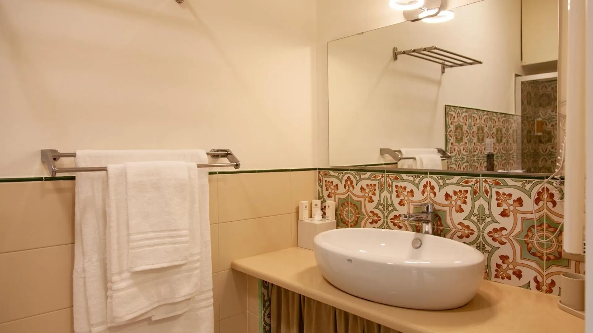 Opera 5 Hotel Naples Guest house